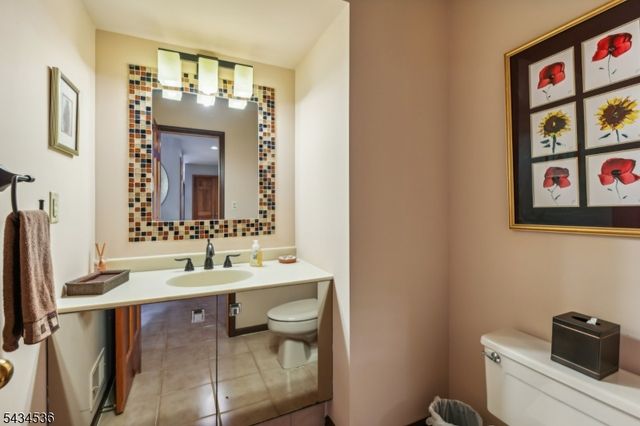 12 Sandalwood Dr, Livingston Twp., NJ 07039