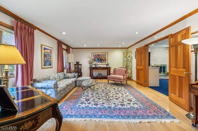 12 Sandalwood Dr, Livingston Twp., NJ 07039