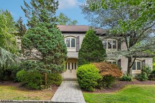 12 Sandalwood Dr, Livingston Twp., NJ 07039