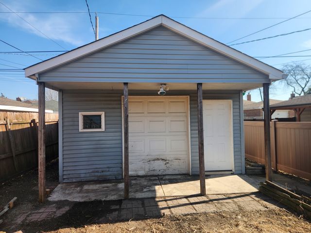 5711 S Mayfield Avenue, Chicago, IL 60638