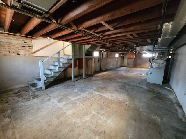 5711 S Mayfield Avenue, Chicago, IL 60638