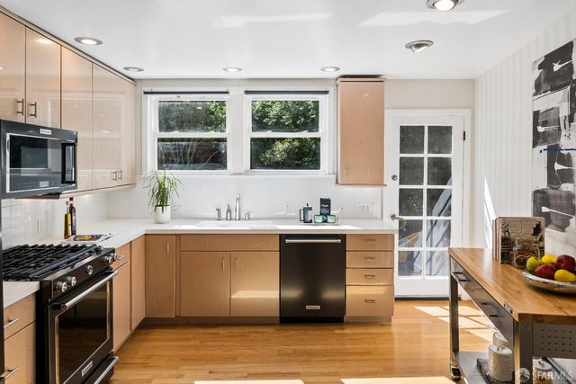 468 Corbett Avenue, San Francisco, CA 94114