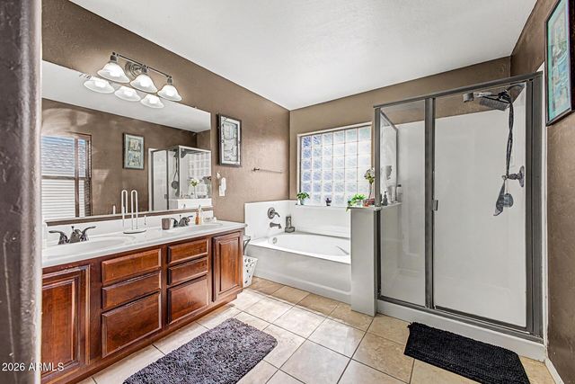 6342 W VALENCIA Drive, Laveen, AZ 85339