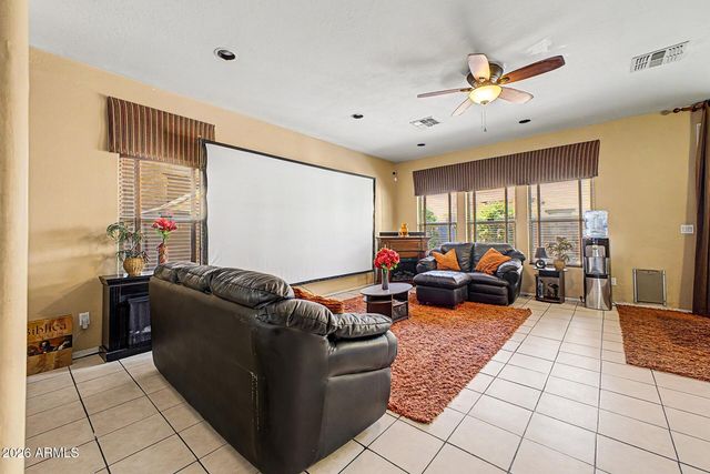 6342 W VALENCIA Drive, Laveen, AZ 85339