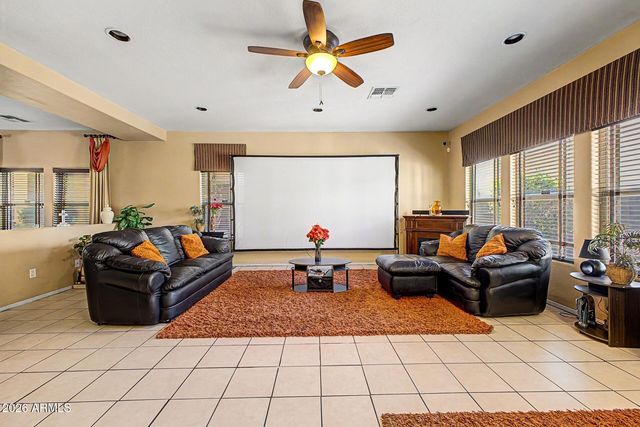 6342 W VALENCIA Drive, Laveen, AZ 85339