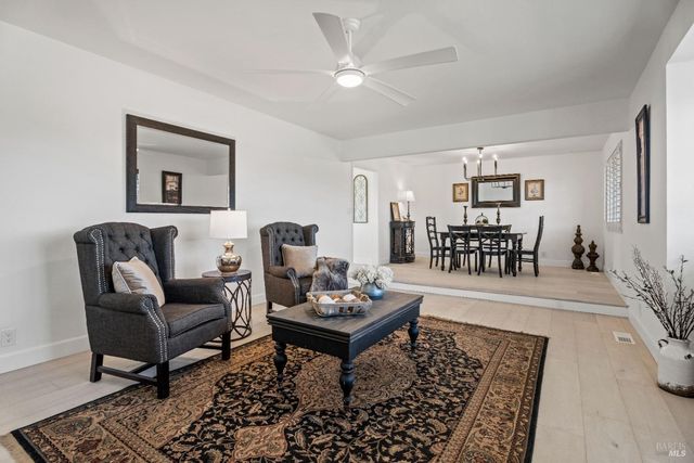 725 Gold Gulch Rd, Ukiah, CA 95482