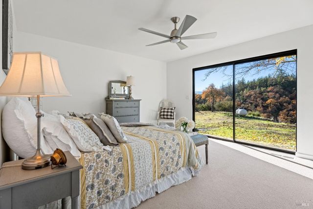 725 Gold Gulch Rd, Ukiah, CA 95482