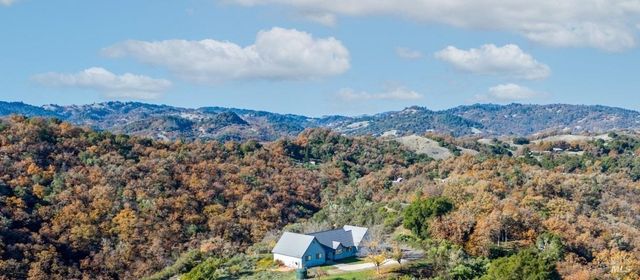 725 Gold Gulch Rd, Ukiah, CA 95482