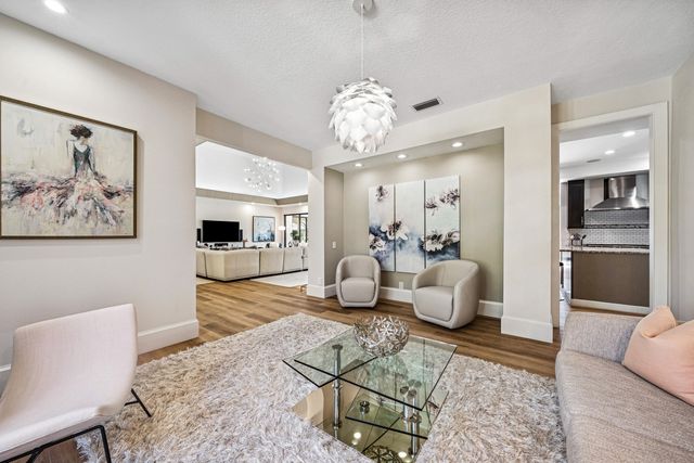 5221 Estates Drive, Delray Beach, FL 33445