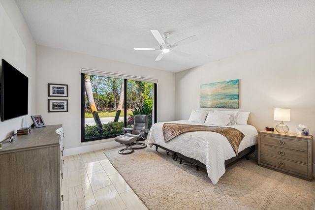 5221 Estates Drive, Delray Beach, FL 33445