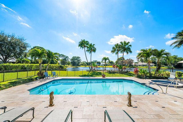 5221 Estates Drive, Delray Beach, FL 33445