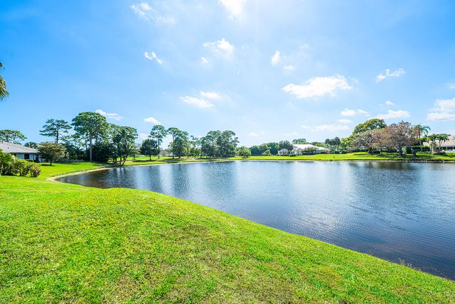 5221 Estates Drive, Delray Beach, FL 33445