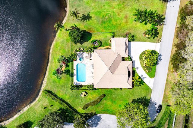 5221 Estates Drive, Delray Beach, FL 33445