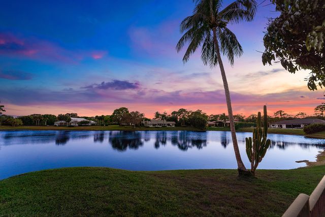 5221 Estates Drive, Delray Beach, FL 33445