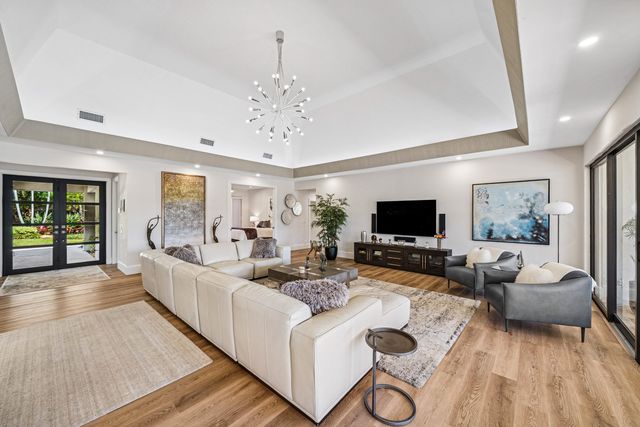 5221 Estates Drive, Delray Beach, FL 33445