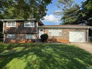 3510 Cable Street NW, Huntsville, AL 35810