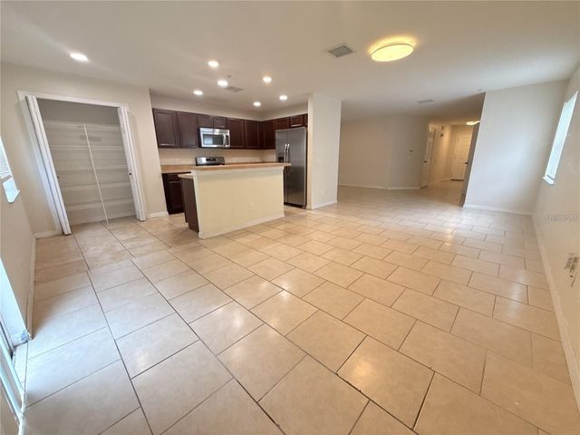 307 PRICKLE PEAR COURT 64, Orlando, FL 32824