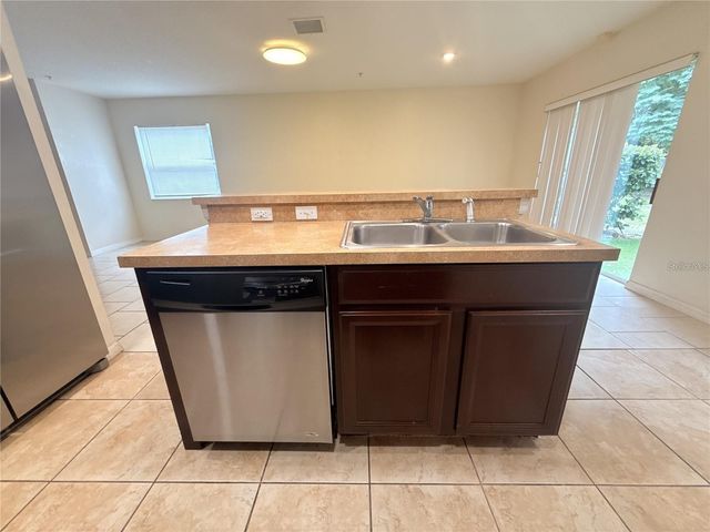 307 PRICKLE PEAR COURT 64, Orlando, FL 32824