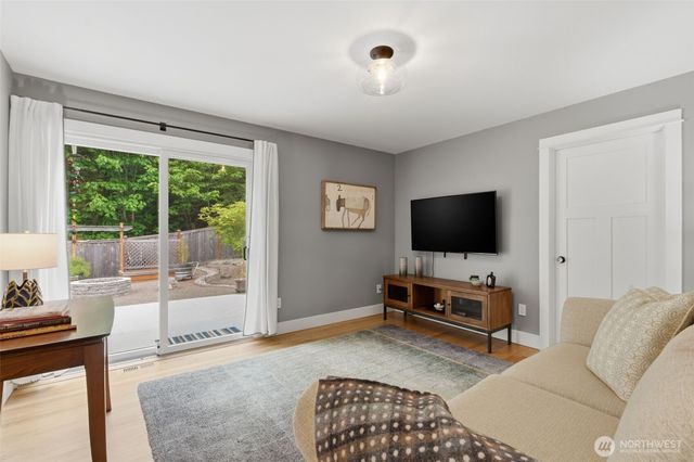 1356 Lena Place NE, Poulsbo, WA 98370