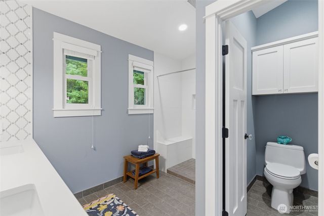1356 Lena Place NE, Poulsbo, WA 98370
