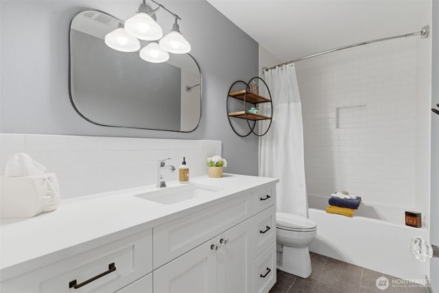 1356 Lena Place NE, Poulsbo, WA 98370