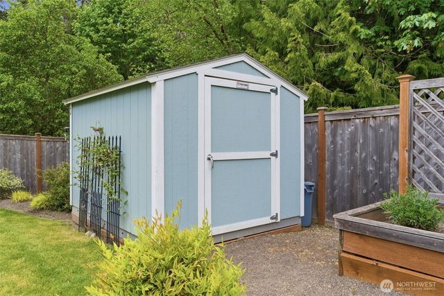 1356 Lena Place NE, Poulsbo, WA 98370