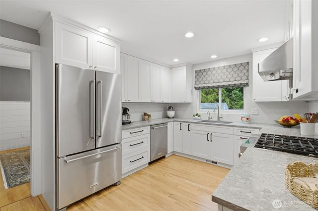1356 Lena Place NE, Poulsbo, WA 98370