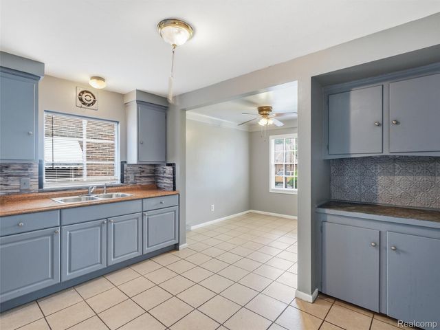 11681 Rosemont Avenue, Detroit, MI 48228