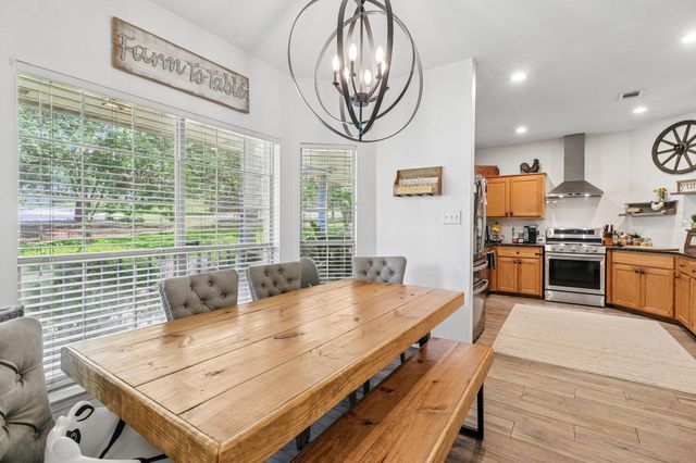 241 Laura LN, Bastrop, TX 78602