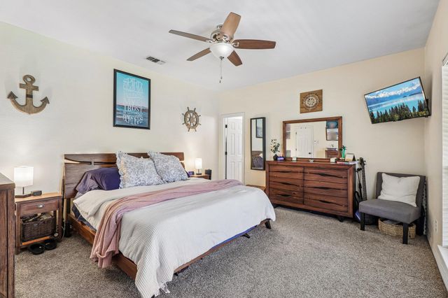 241 Laura LN, Bastrop, TX 78602