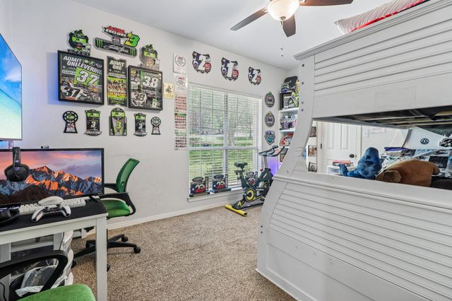 241 Laura LN, Bastrop, TX 78602