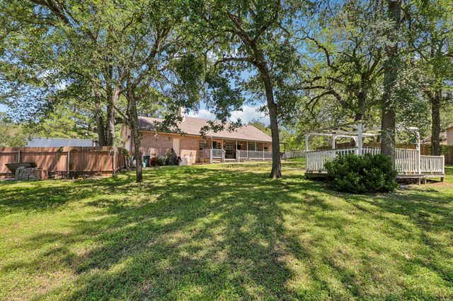 241 Laura LN, Bastrop, TX 78602