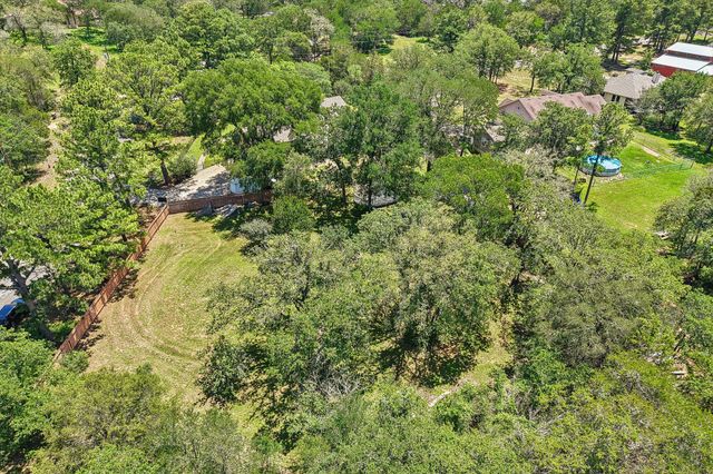241 Laura LN, Bastrop, TX 78602
