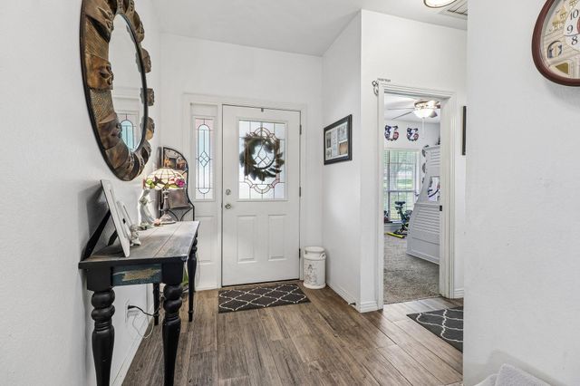 241 Laura LN, Bastrop, TX 78602