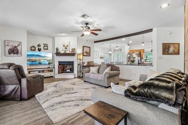 241 Laura LN, Bastrop, TX 78602