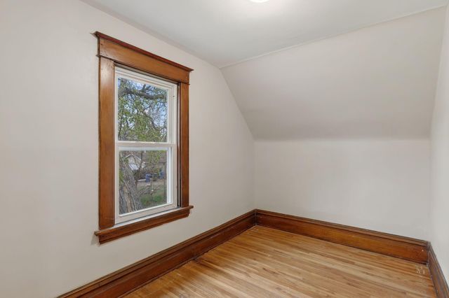 1302 Hewitt Avenue, Saint Paul, MN 55104