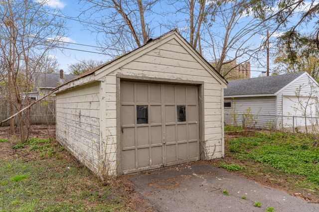 1302 Hewitt Avenue, Saint Paul, MN 55104