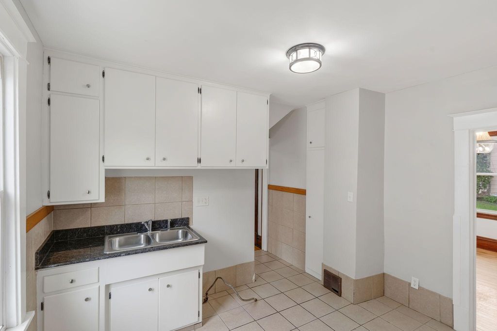 1302 Hewitt Avenue, Saint Paul, MN 55104 — photo 4