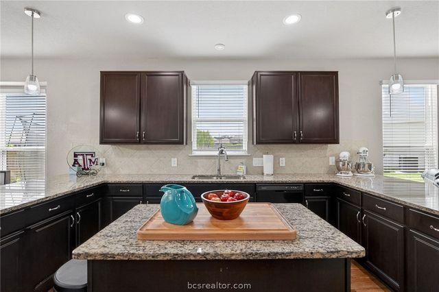 4718 Milagro Loop, Bryan, TX 77807