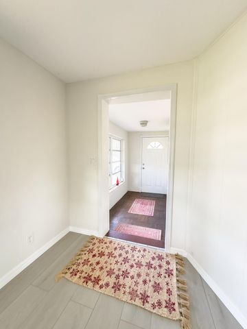 422 N Broadway, Lantana, FL 33462