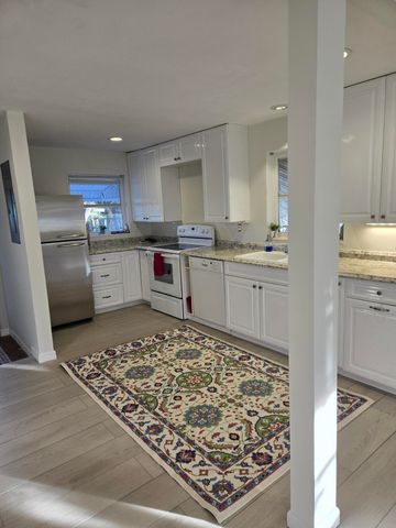 422 N Broadway, Lantana, FL 33462