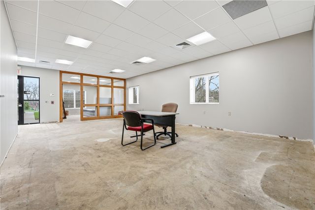 2873 W Hardies Rd, Hampton, PA 15044