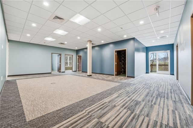 2873 W Hardies Rd, Hampton, PA 15044