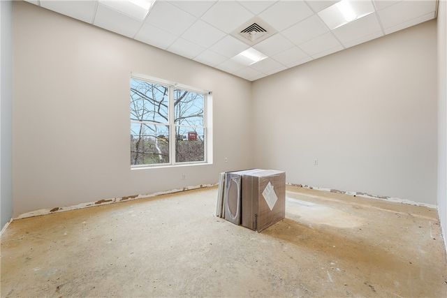 2873 W Hardies Rd, Hampton, PA 15044