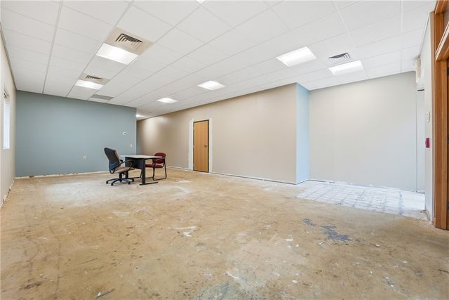 2873 W Hardies Rd, Hampton, PA 15044