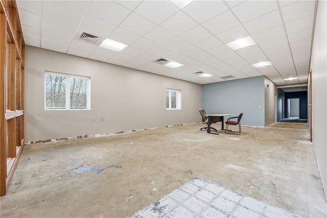 2873 W Hardies Rd, Hampton, PA 15044