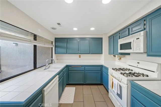 10 Deerpath, Pomona, CA 91766