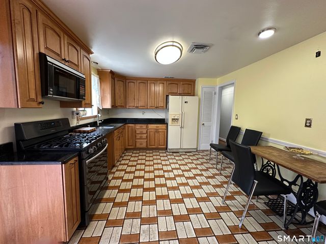 99 Glenwood Drive, Wethersfield, CT 06109