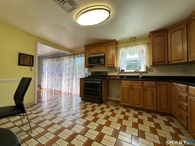 99 Glenwood Drive, Wethersfield, CT 06109