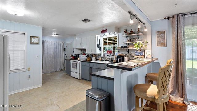 716 Line Drive, Forest, MS 39074